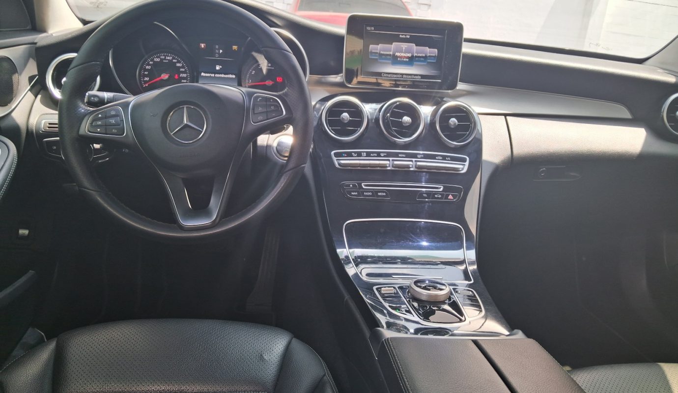 Mercedes Benz CLA180