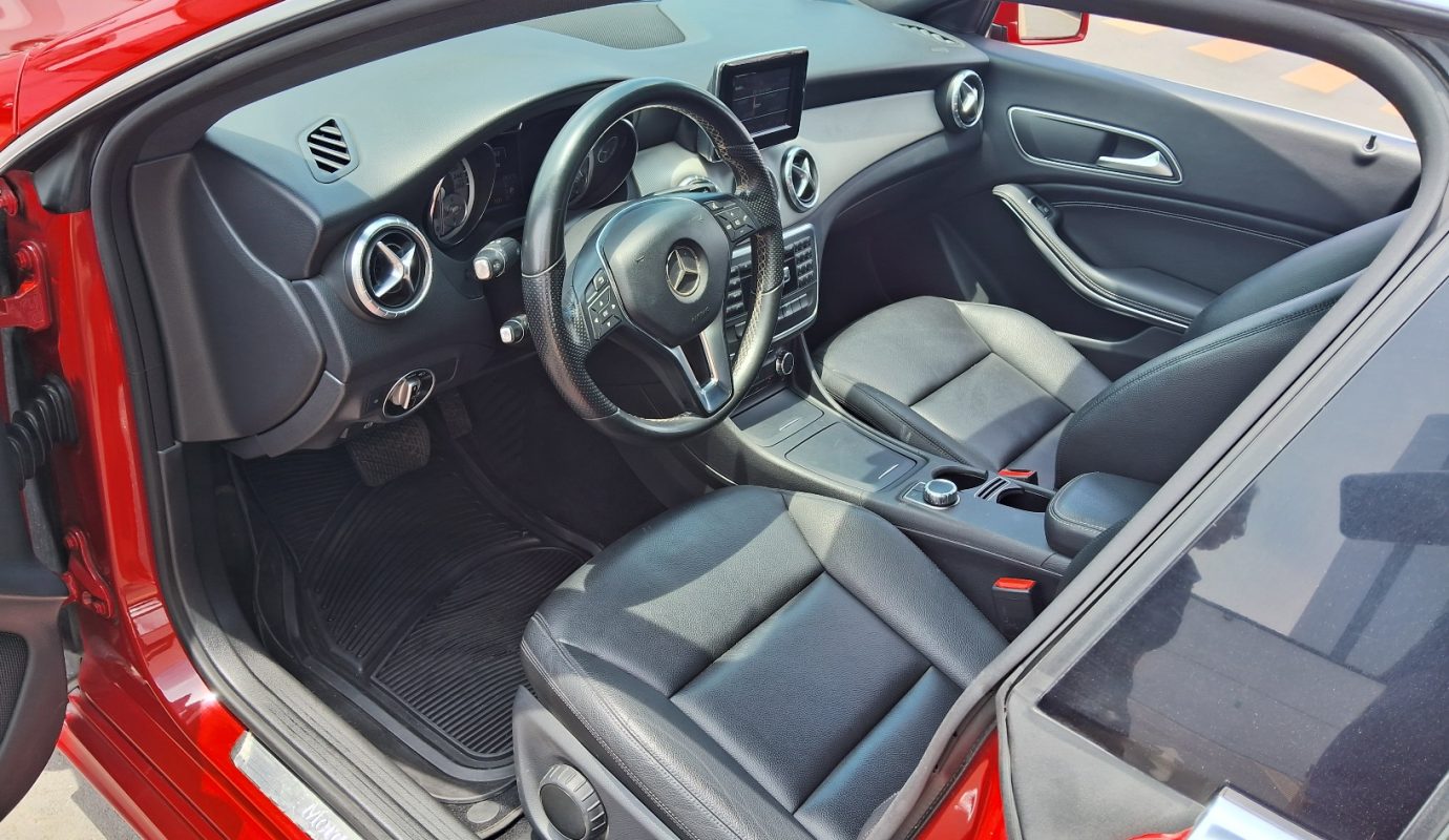 Mercedes Benz CLA200