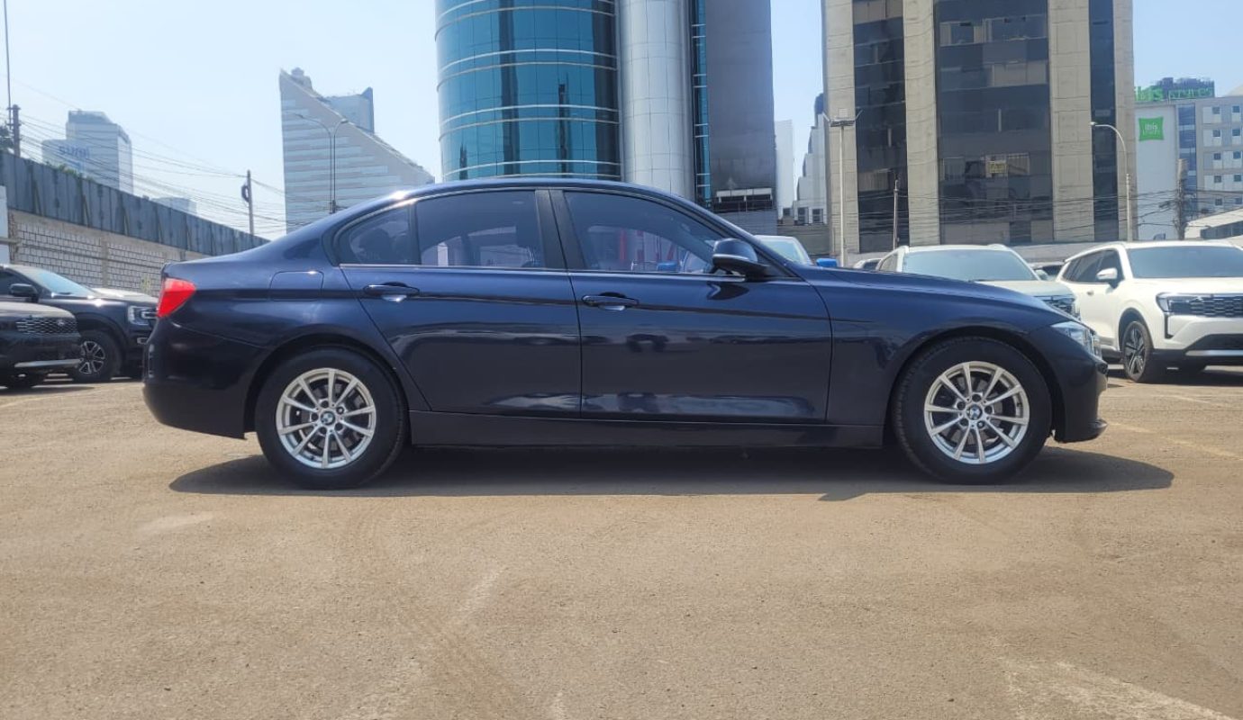 BMW 316i 2014 1.6L AT