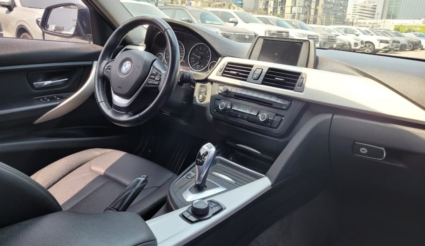 BMW 316i 2014 1.6L AT