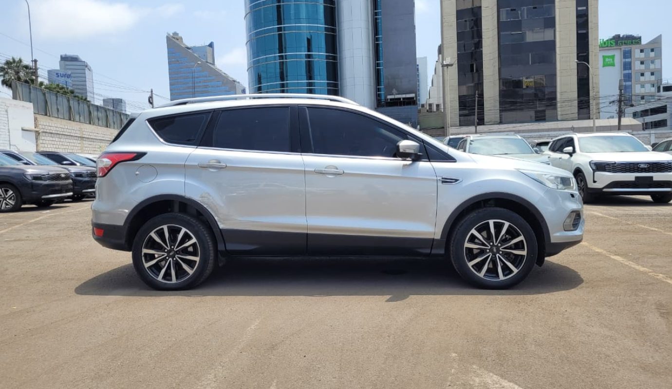 Ford ESCAPE SEL 2018 2.0L AT