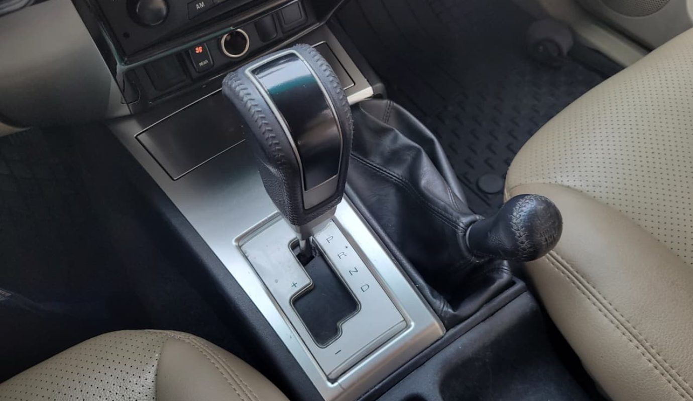 MITSUBISHI NATIVA 2010 3.5L 4X4 GLS AT