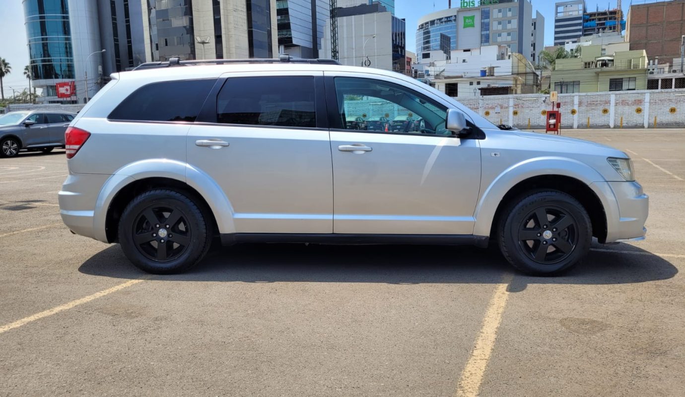 DODGE JOURNEY SXT 2010 4X2 2.4 AT