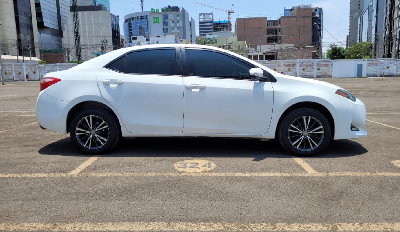 TOYOTA COROLLA PREMIUM 2017