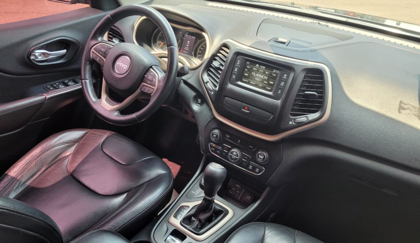 JEEP CHEROKEE LONGITUDE 2016