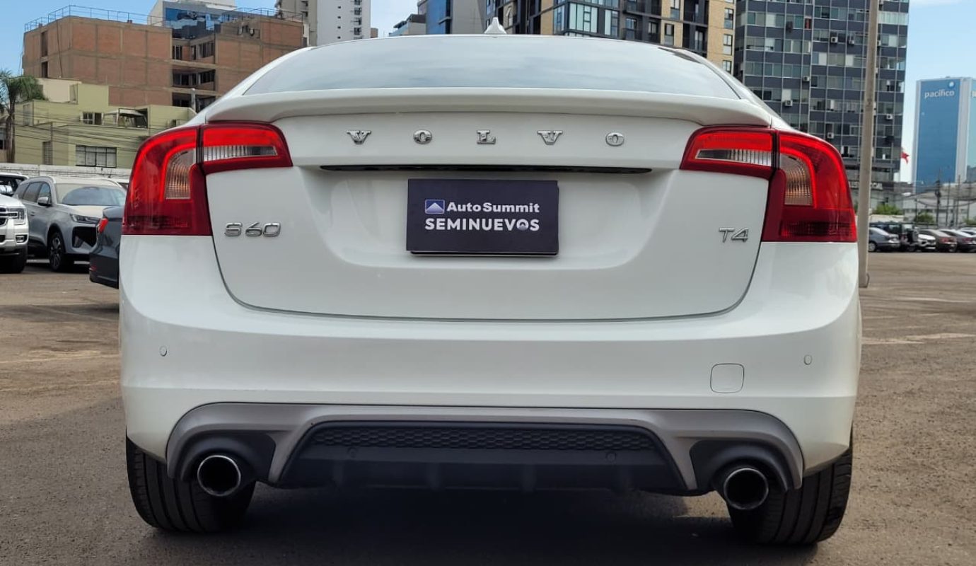 VOLVO S60 T4 2016 2.0 AT