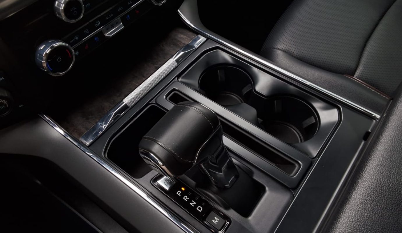 FORD F-150 LARIAT FHEV