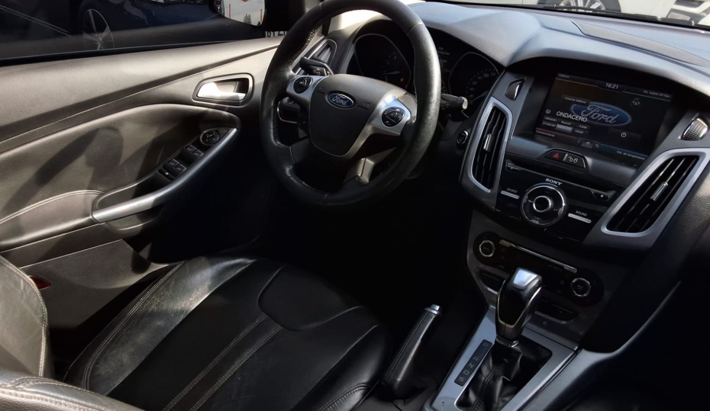 FORD FOCUS TITANIUM