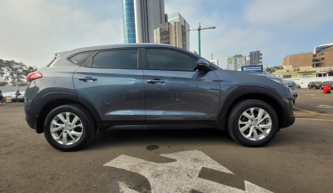 HYUNDAI TUCSON 4X2 MT