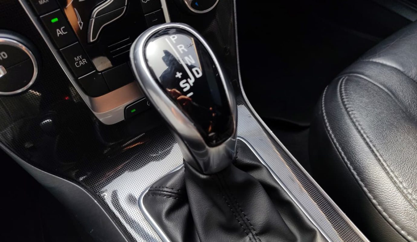 VOLVO V40 T3